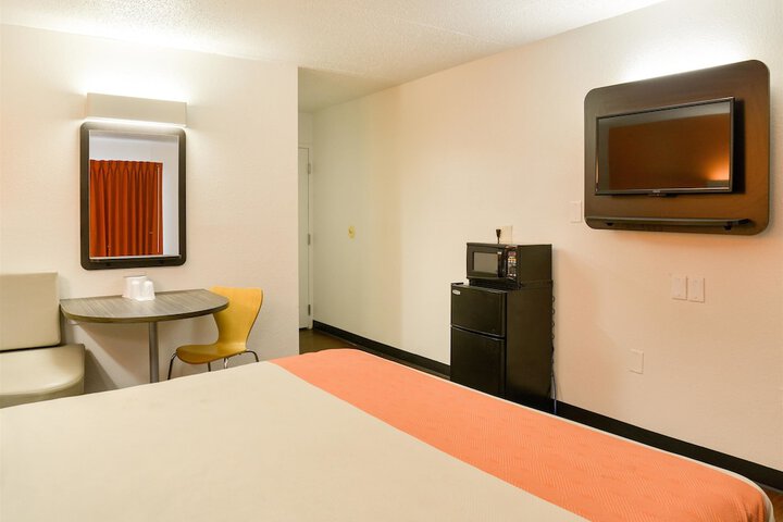 Room 14 of 26