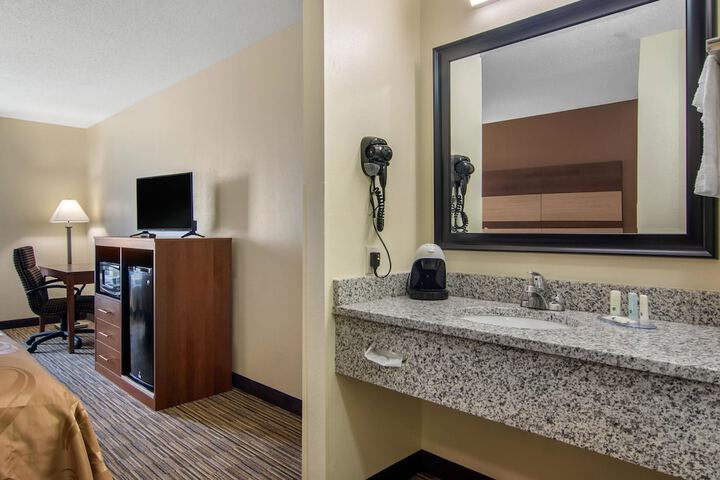 Room 16 of 26