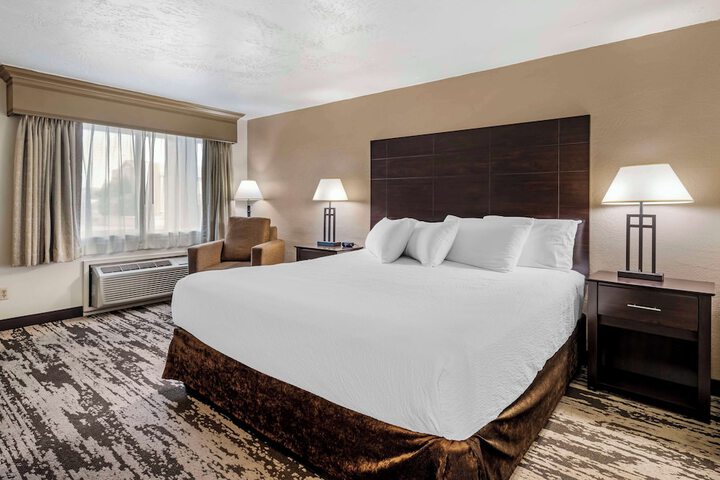 Room 30 of 43