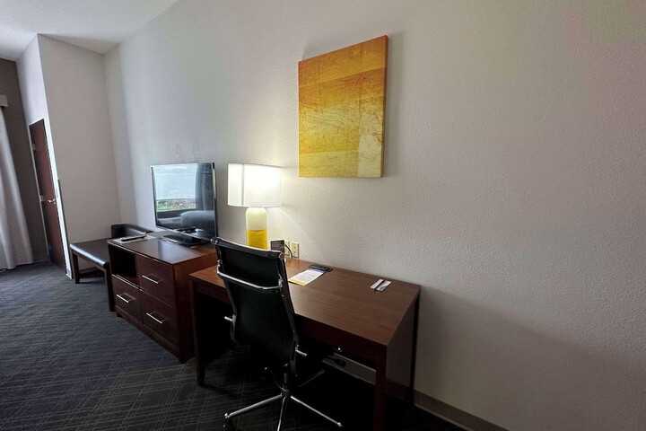 Room 15 of 34
