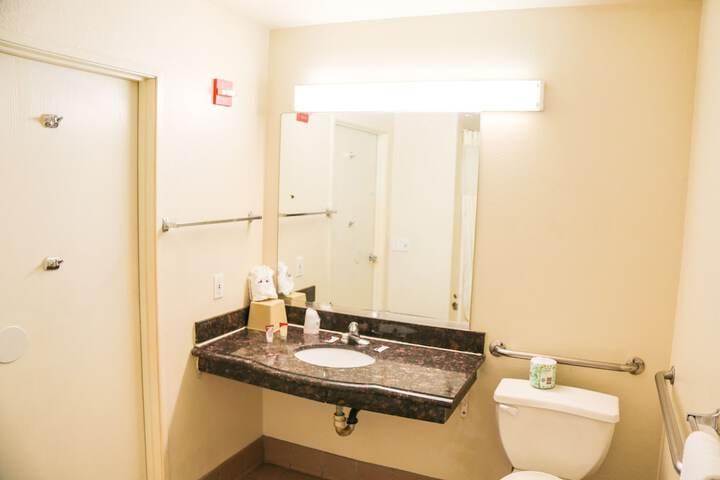 Room 13 of 27