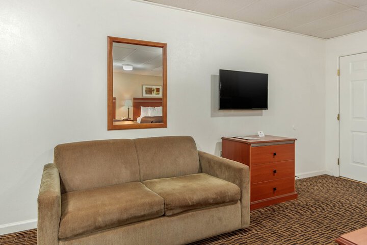 Room 14 of 24