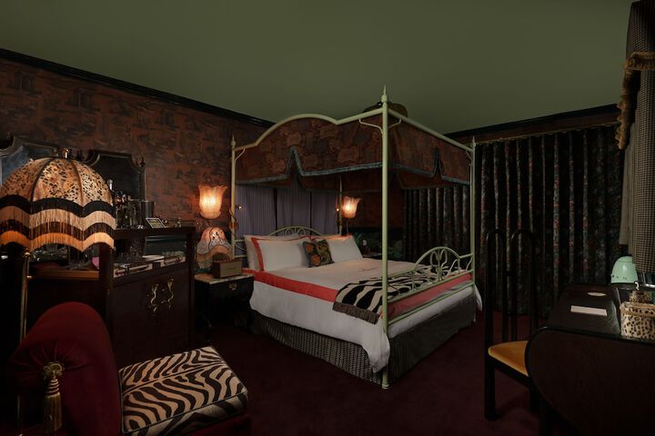 Lafayette Hotel & Club