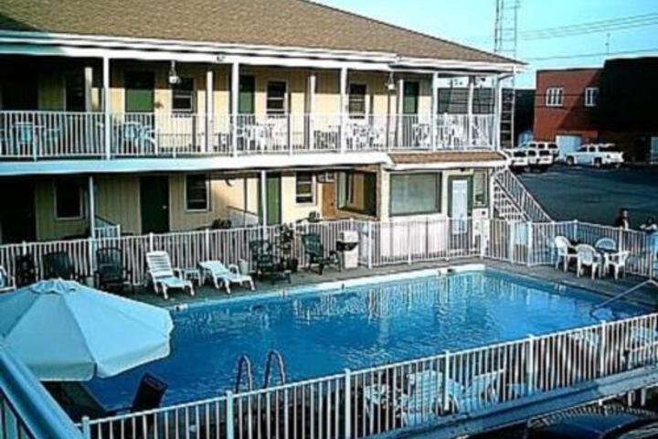 BELMONT MOTEL