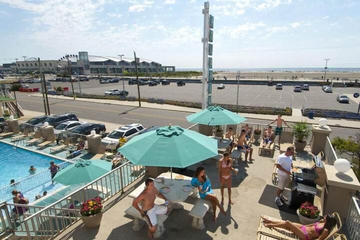 Aquarius Oceanfront Inn