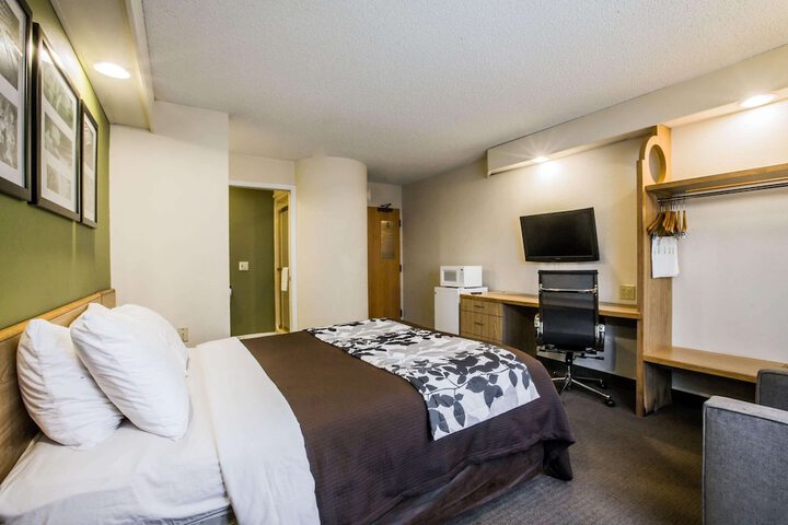 Room 15 of 53