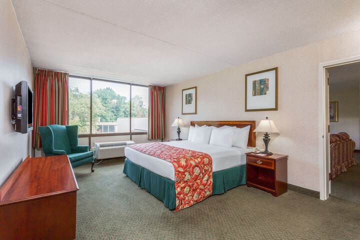 Room 9 of 26
