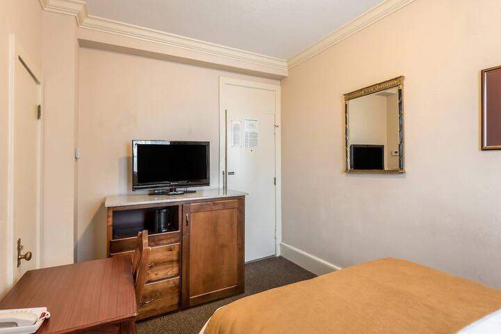 Hotel Bothwell Sedalia Central District an Ascend Collection Hotel