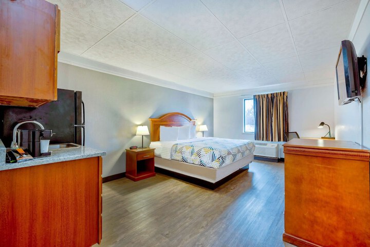 Room 30 of 34