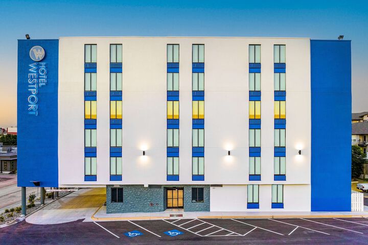 Hotel Westport Kansas City Tapestry Collection by Hilton