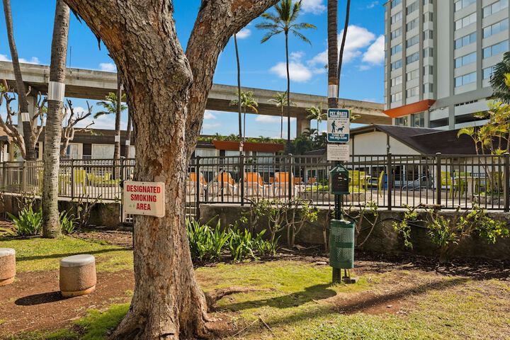 Best Western The Plaza Hotel Honolulu Airport - Free Breakfast