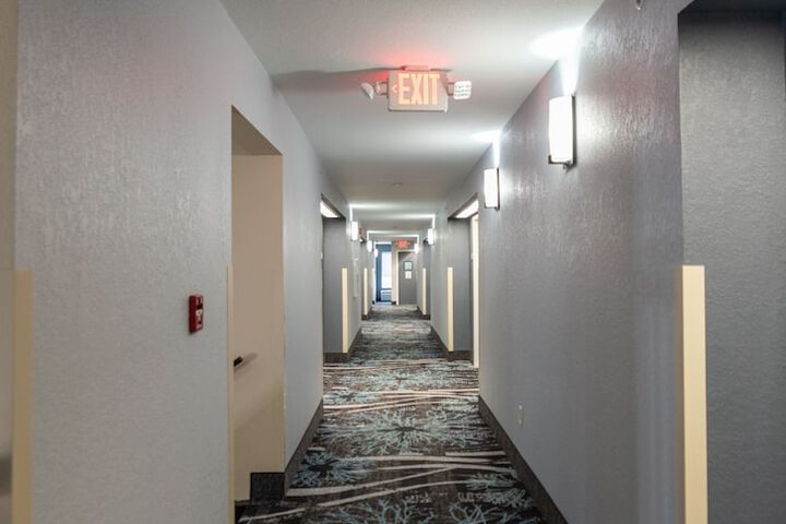 Ballroom/Hall 48 of 51