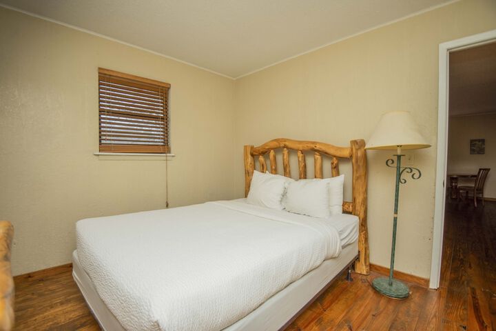 Room 42 of 345
