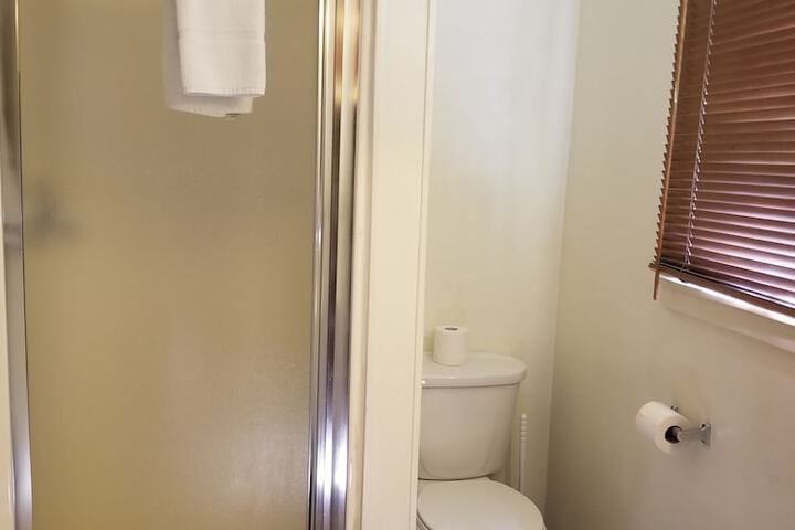 Room 34 of 137