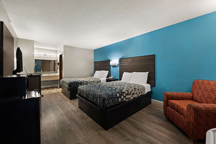 Room 10 of 24
