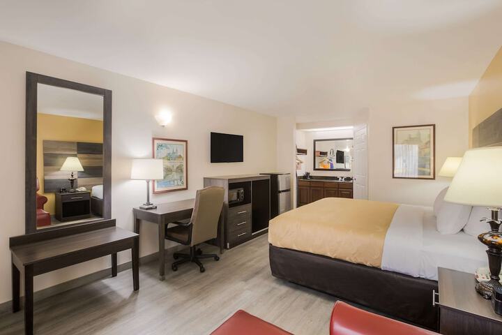 Room 19 of 35