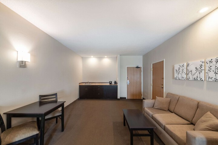 Room 34 of 39