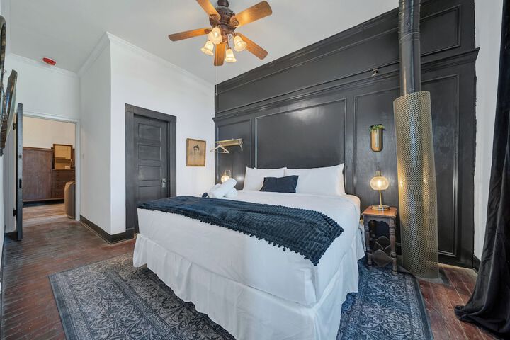 The Historic Grand Canyon Hotel