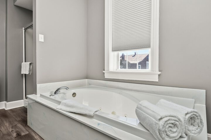 Captain Wohlt Inn Bed & Breakfast