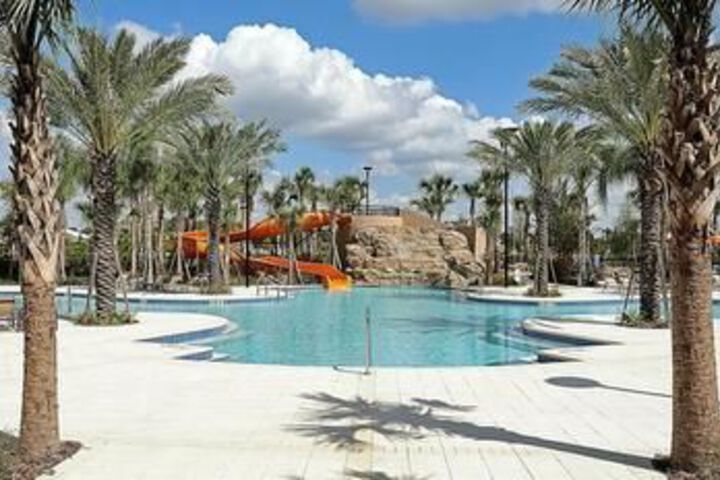 SPACIOUS 10 Bedroom Holiday home by Follow the sun vacation Rentals