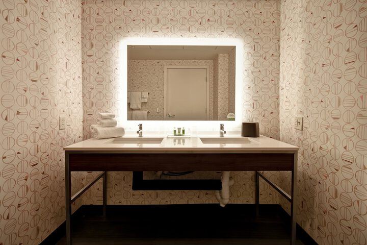 Room 43 of 93