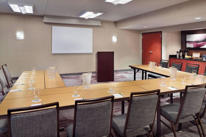 Courtyard by Marriott Tallahassee Downtown / Capitol