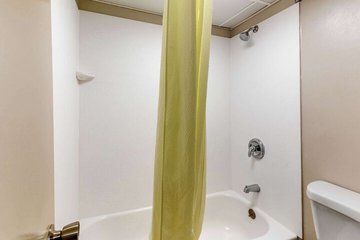 Room 15 of 25