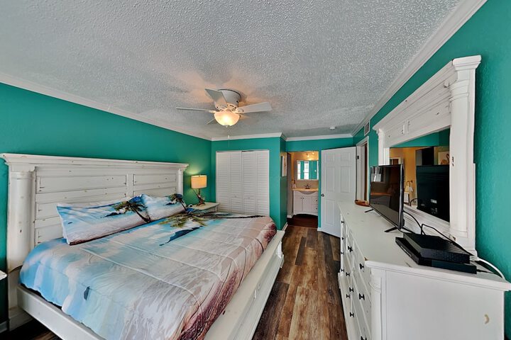 Room 13 of 35