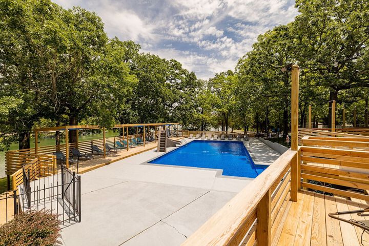 Pool 10 of 36