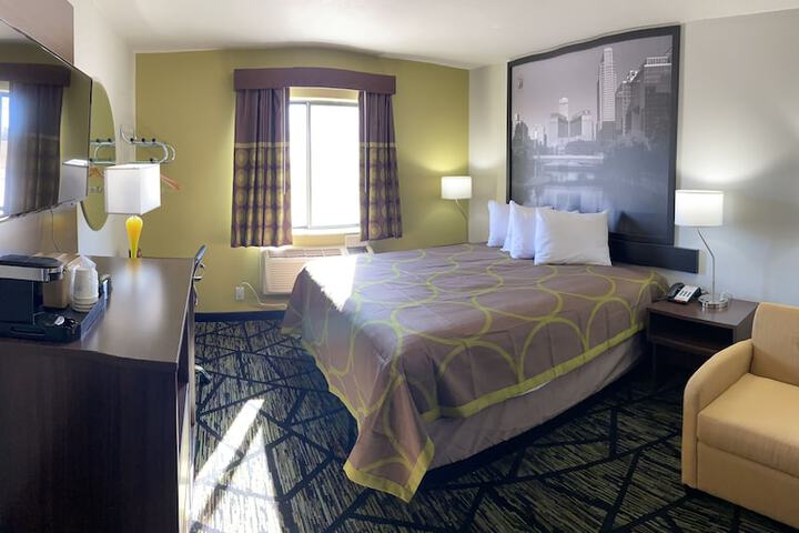 Room 10 of 22