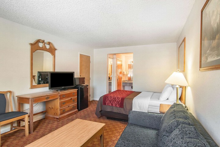 Room 17 of 27
