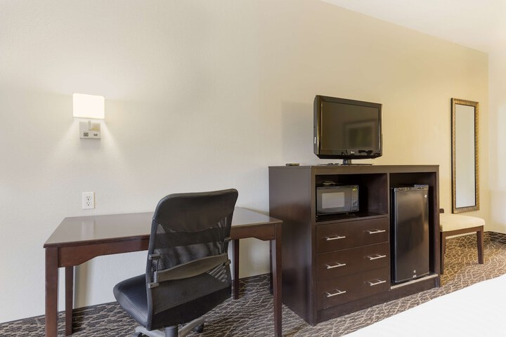 Room 18 of 35