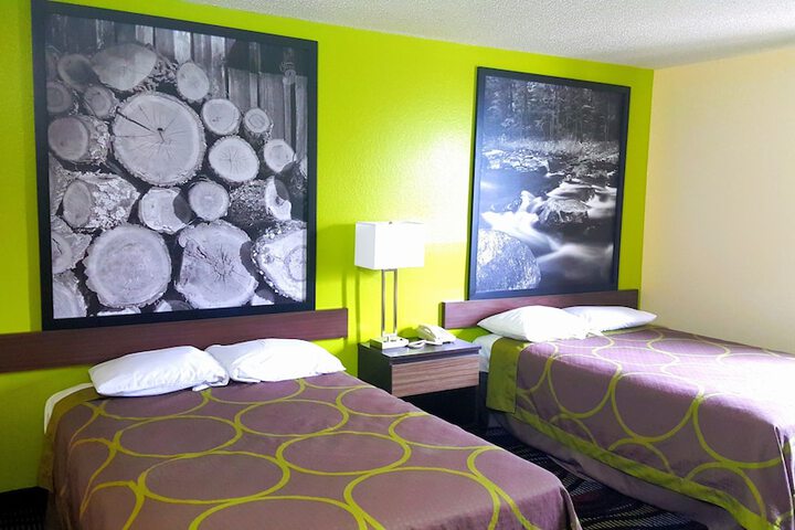 Room 13 of 40