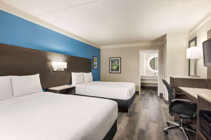 Room 15 of 32