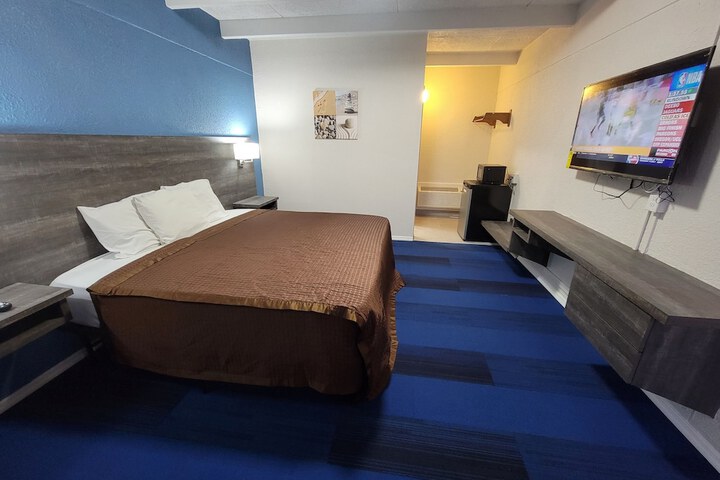 Room 8 of 8