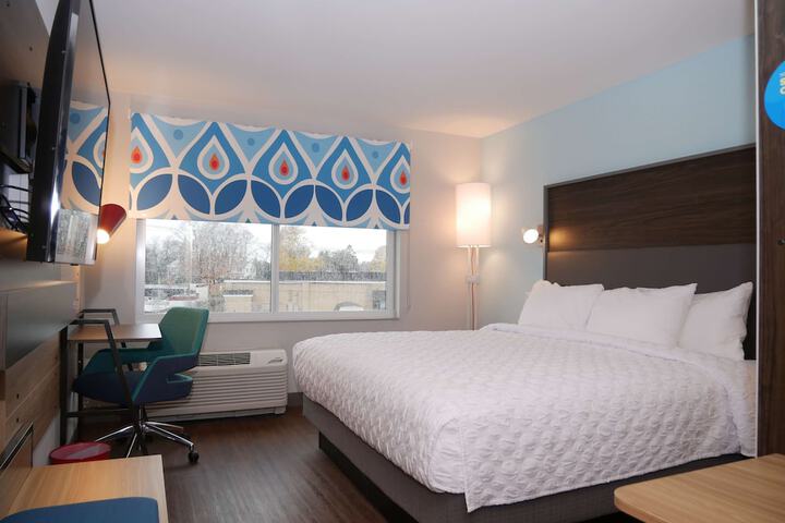 Room 11 of 20