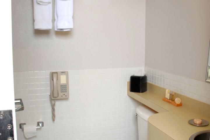 Room 19 of 32