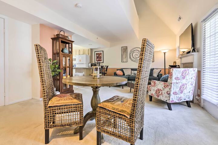 Lovely Norwich Villa on Golf Course w / Amenities!