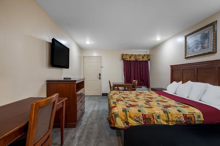 Room 37 of 41