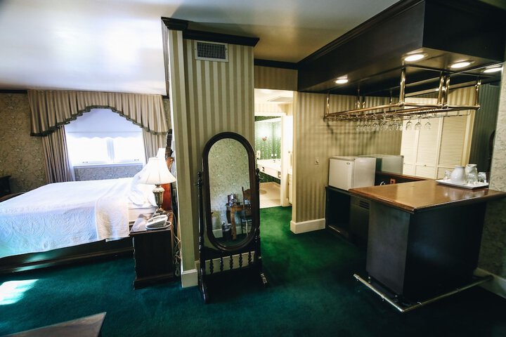 Room 56 of 104