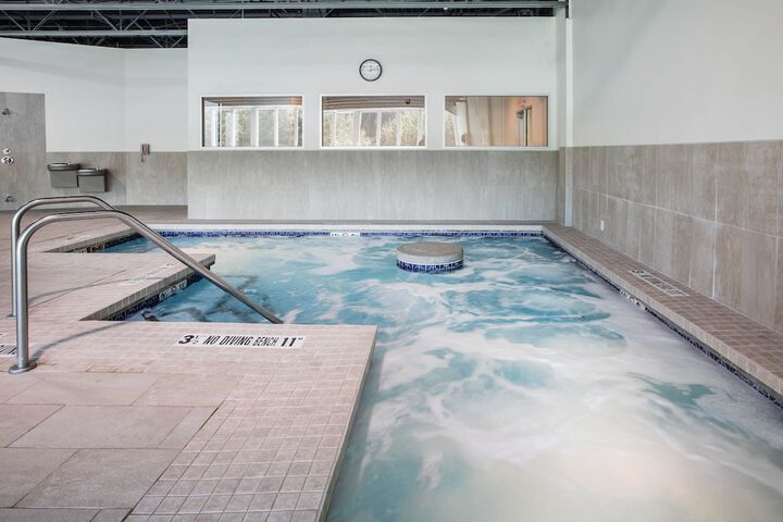 Holiday Inn Express & Suites Ludington by IHG