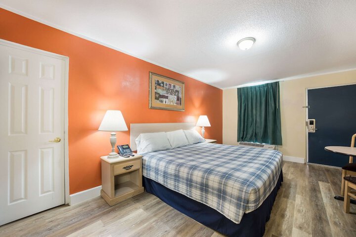 Room 34 of 34