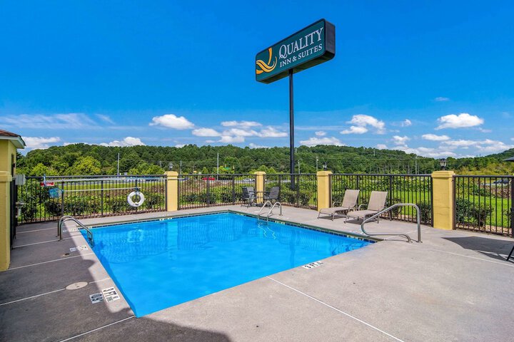 Pool 4 of 39