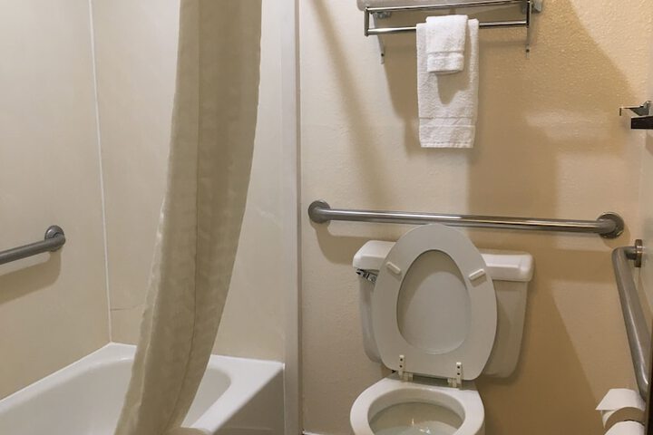 Room 11 of 23