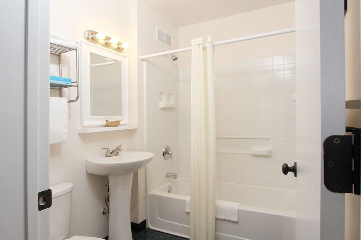 Room 5 of 27