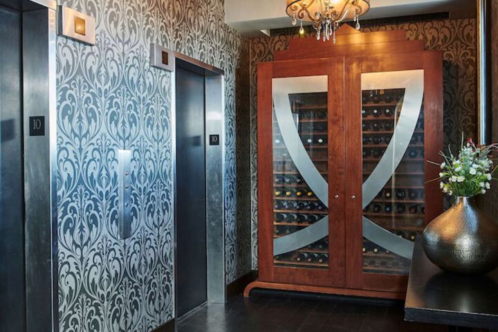 Hotel Alex Johnson Rapid City Curio Collection by Hilton