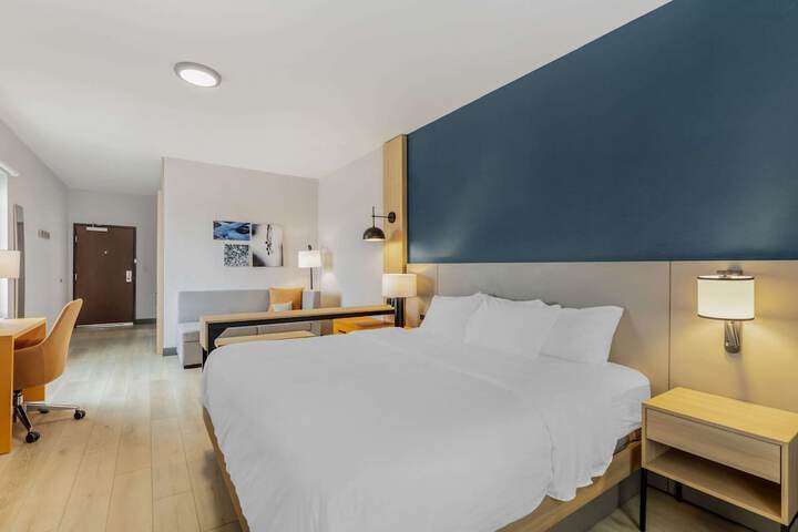 Room 9 of 32