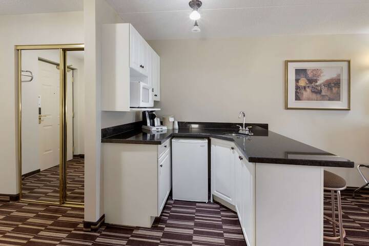 Room 20 of 28