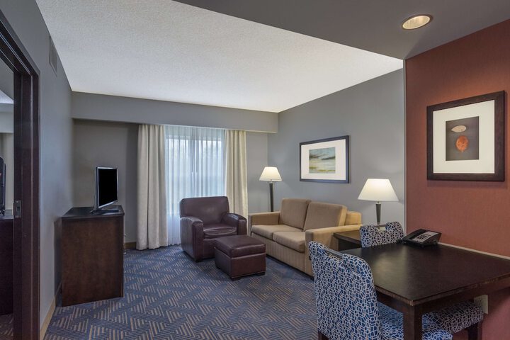Room 32 of 79