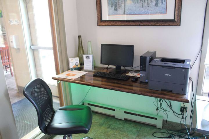Business Center 40 of 40